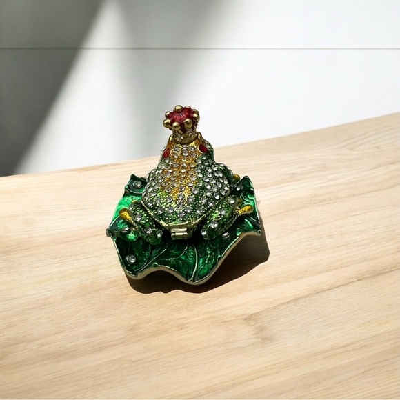 TCHOTCHKE- Jeweled Frog Prince Trinket Holder-NIB - Picture 5 of 11